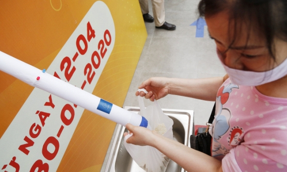 Ngày đầu tiên hoạt động của cây ATM gạo tại Hà Nội