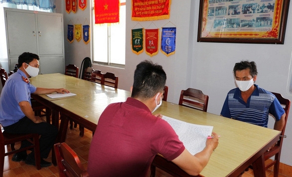 Khởi tố, bắt tạm giam người đấm công an phường khi bị nhắc nhở đeo khẩu trang