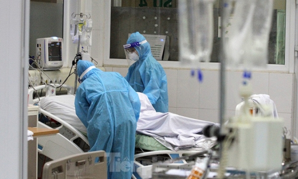 Phi công người Anh chuẩn bị có thể cai ECMO