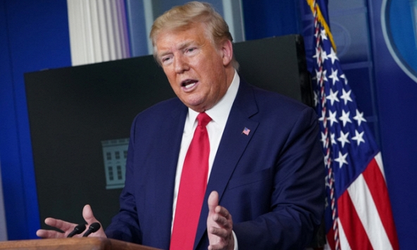 Tổng thống Donald Trump tuyên bố nước Mỹ đã qua đỉnh dịch