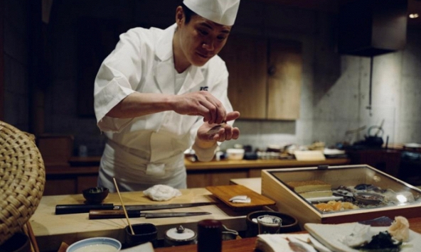 Nhà hàng hạng sang áp dụng hình thức ship món ăn đến tận nhà