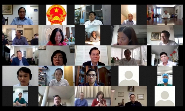 Bác sĩ Việt tư vấn trực tuyến miễn phí cho người Việt Nam ở nước ngoài chống dịch COVID-19   