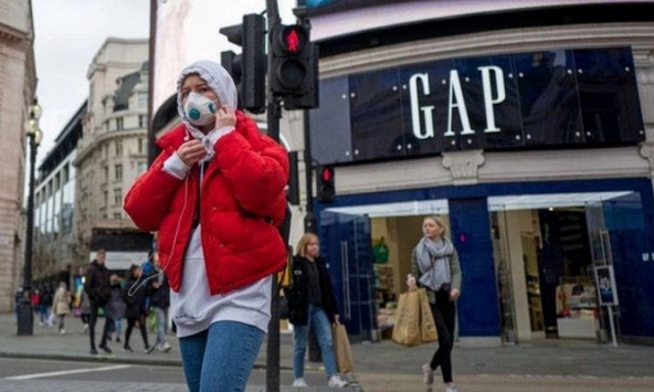 Hàng trăm nghìn người bỏ chạy khỏi London vì lệnh phong tỏa