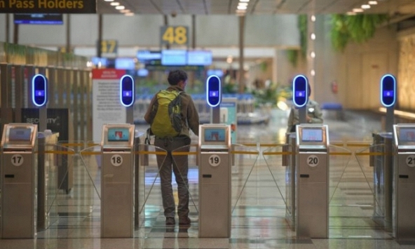 Vì sao từ 'hình mẫu' chống dịch Singapore trở thành tâm dịch lớn nhất khu vực?