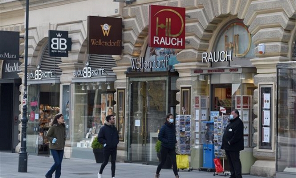 Chuyên gia dự đoán Pháp sẽ có thêm 4 triệu người nhiễm Covid-19 từ nay đến hết phong tỏa