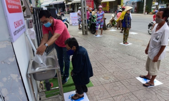Chủ 'ATM gạo' miễn phí: 'Áp lực từ cộng đồng mạng quá khủng khiếp'