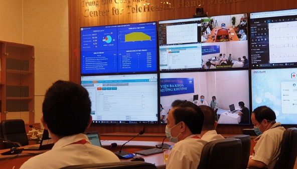 Hệ thống khám chữa bệnh từ xa đã hỗ trợ 11 bệnh nhân ngay trong ngày hoạt động đầu tiên