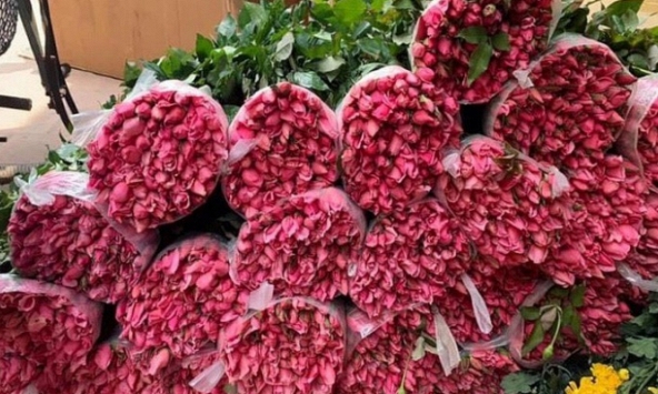 Giá các loại hoa tươi đang tăng mạnh sau khi nới giãn cách xã hội