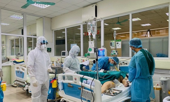 Phi công người Anh rơi vào tình trạng rất nguy kịch