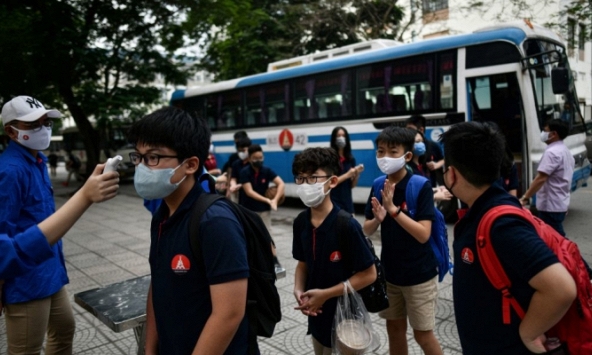 Phát hiện 3 trường hợp bị sốt trong ngày đầu đi học trở lại