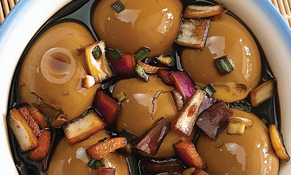 Trứng ngâm xì dầu, món hot những ngày...toàn dân ở nhà