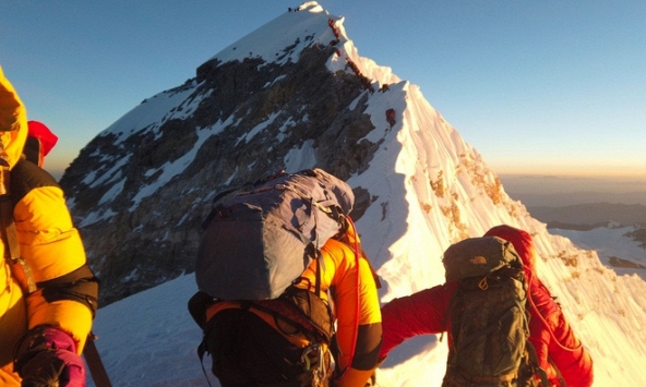 Đài truyền hình Trung Quốc đăng tin đỉnh Everest thuộc Tây Tạng gây tranh cãi