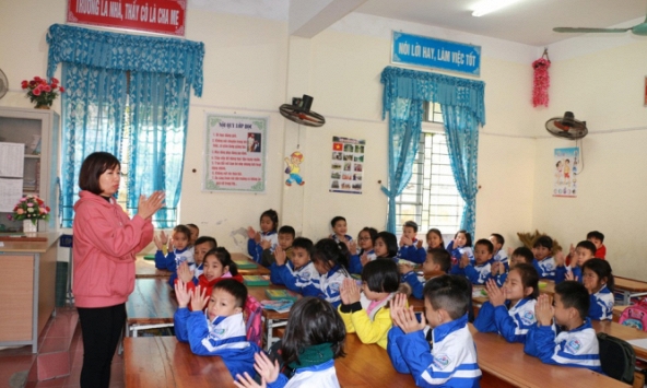 Đảm bảo giãn cách trong lớp học: Thiếu phòng học, giáo viên phải làm việc 200%