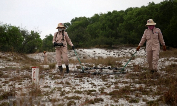 MAT 19: Đội nữ rà phá bom mìn duy nhất tại tỉnh Quảng Trị