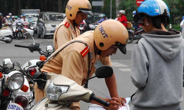 Công an Hà Nội phạt gần 1 tỷ trong ngày đầu ra quân tổng kiểm soát phương tiện
