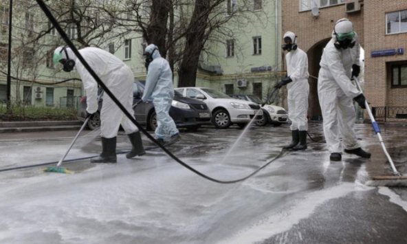 WHO cảnh báo phun thuốc khử trùng Covid-19 có thể gây hại