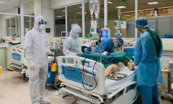 Chi phí điều trị của bệnh nhân phi công người Anh đã lên đến 3 tỷ đồng