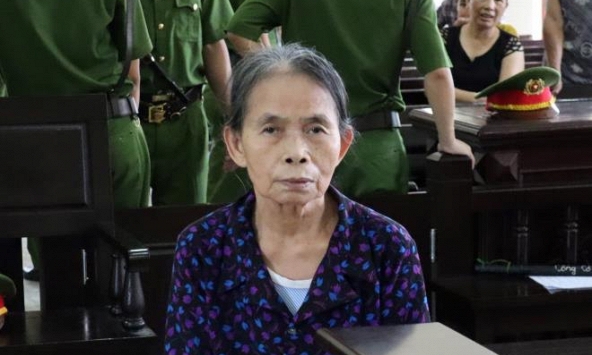 Bà nội giết cháu gái vì giận con trai bị tuyên án 12 năm tù