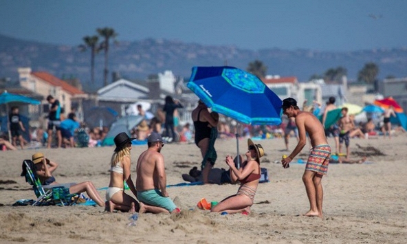 Số ca nhiễm Covid-19 đã gần 100.000 người, Mỹ vẫn nới lỏng phong tỏa