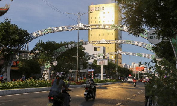  Chủ hai tòa nhà kính vàng bị xử phạt 40 triệu đồng 