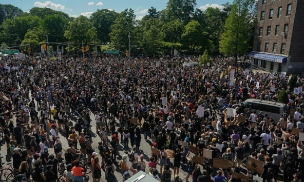 Lo ngại về nguồn siêu lây nhiễm Covid-19 ẩn trong đám đông biểu tình tại Mỹ