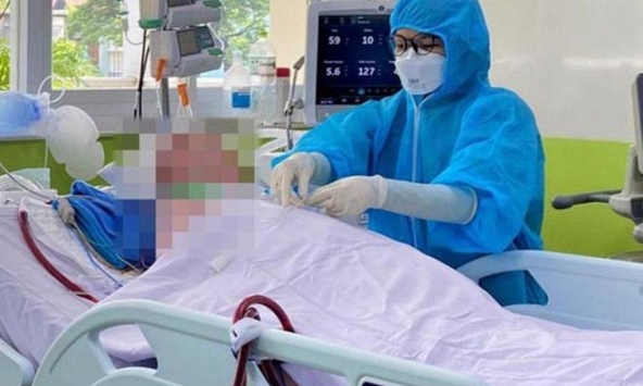 48 ngày không có ca mắc COVID-19 ở cộng đồng, phi công người Anh tỉnh táo hoàn toàn, tiếp tục điều trị vật lý trị liệu