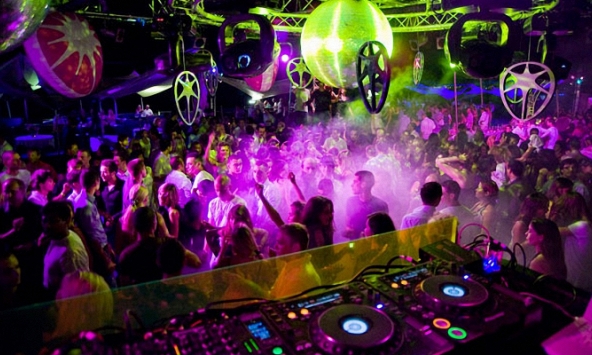 Thủ tướng đồng ý cho phép dịch vụ karaoke, vũ trường hoạt động trở lại