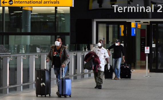 Ba hãng hàng không Anh khiếu nại về lệnh cách ly 14 ngày của Chính phủ