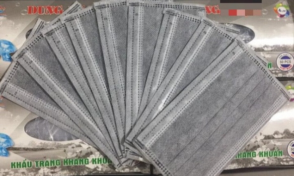 Giá khẩu trang về ngang trước dịch, dân buôn lo bán tháo hàng