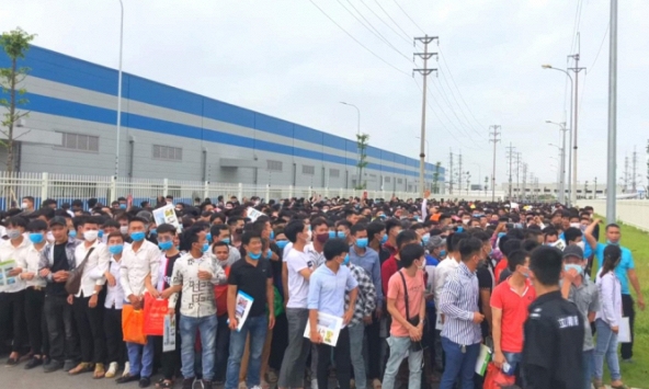 Tuyển dụng công nhân làm AirPods ở Việt Nam mập mờ?