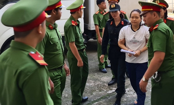 Vụ 2 thi thể trong thùng bê tông: Mẹ nạn nhân khẳng định con mình chưa chết