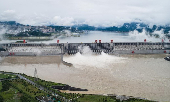 Đập Tam Hiệp đã tiến hành đợt xả lũ đầu tiên trong năm