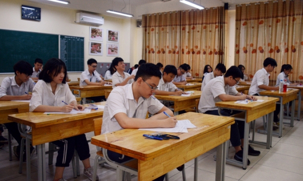 Phụ huynh ở Hà Nội bị yêu cầu ký đơn xin 'tự nguyện không cho con thi vào lớp 10'