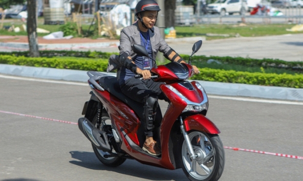 Dự thảo Luật Giao thông đường bộ mới: Bằng B1 không được lái ôtô, bằng A1 không được lái Honda SH