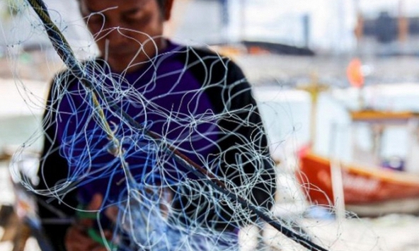 Thái Lan biến lưới đánh cá thành dụng cụ phòng chống dịch Covid-19