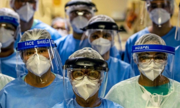 Số ca nhiễm COVID-19 trên thế giới tăng kỷ lục, WHO ngừng thử nghiệm thuốc