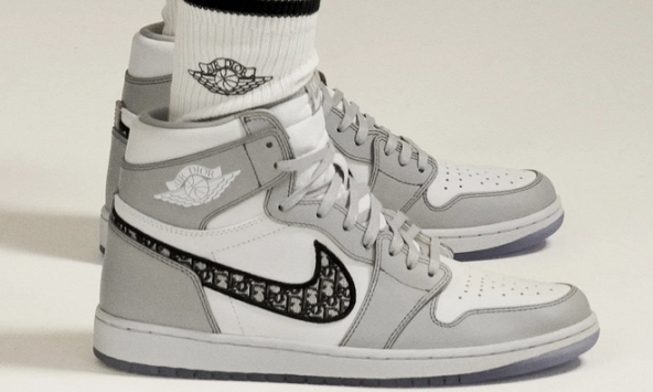 Hơn 5 triệu người đăng ký mua giày Nike Dior 