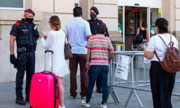 Một số nước châu Âu phải tái phong tỏa khi dịch bùng phát trở lại