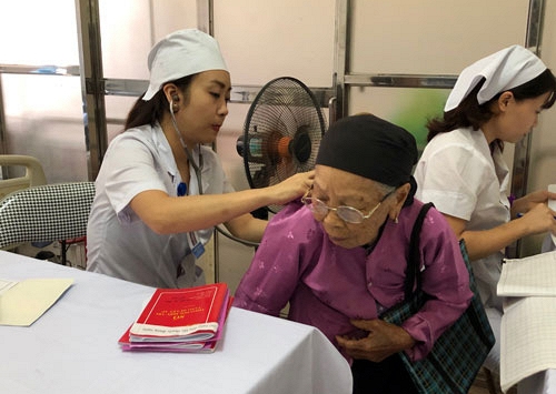 Quỹ bảo hiểm y tế chi trả tiền khám chữa cho bệnh nhân lên đến hàng tỷ đồng