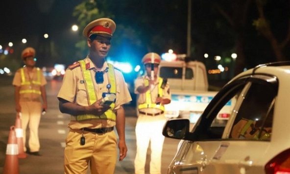 Xe kinh doanh phải đổi sang biển màu vàng, bao gồm cả taxi công nghệ