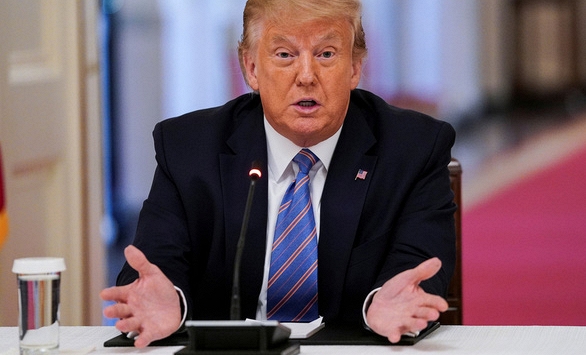 Tổng thống Trump dọa sẽ cắt ngân sách với các trường không chịu mở cửa