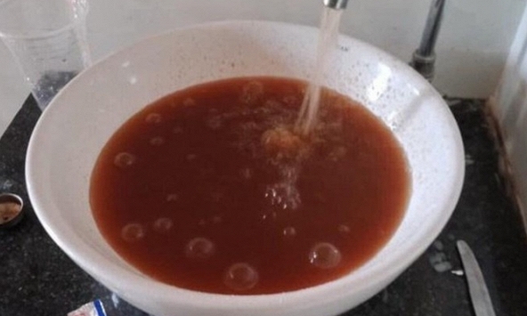 Bình Phước: Nước sinh hoạt của người dân bị đục ngầu, lẫn cát đỏ