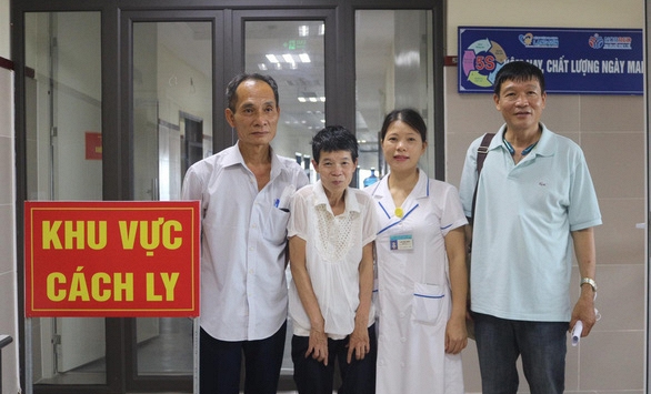 Tìm lại người thân sau 24 năm thất lạc tại khu cách ly Covid-19