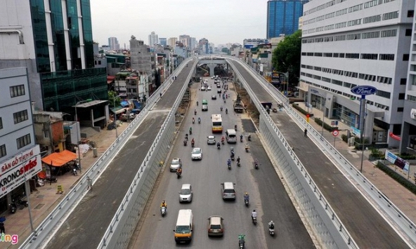 Hà Nội: Đường vành đai 2 trên cao nghìn tỷ đang hoàn thiện, chuẩn bị thông xe