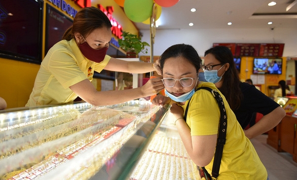 Giá vàng trong nước đạt đỉnh mới 56,2 triệu/lượng