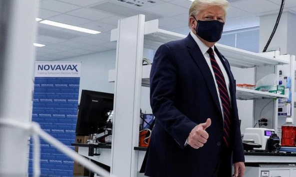 Tổng thống Mỹ Trump lần thứ 2 đeo khẩu trang nơi công cộng