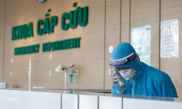 Bệnh viện Bệnh Nhiệt đới Đông Anh thử nghiệm 3 robot hỗ trợ điều trị bệnh nhân covid-19 trở về từ Guinea