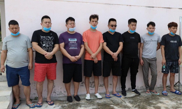 Phát hiện hàng đoàn người Trung Quốc xuất nhập cảnh trái phép