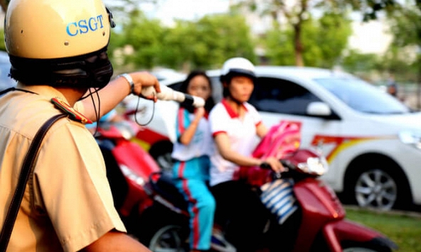 Từ tháng 8, CSGT chỉ được dừng xe trong 4 trường hợp sau