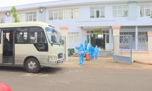 Lãnh đạo UBND tỉnh Đắk Lắk nói gì về thông tin nữ sinh viên mắc Covid-19 về nhà và đi nhà thờ?